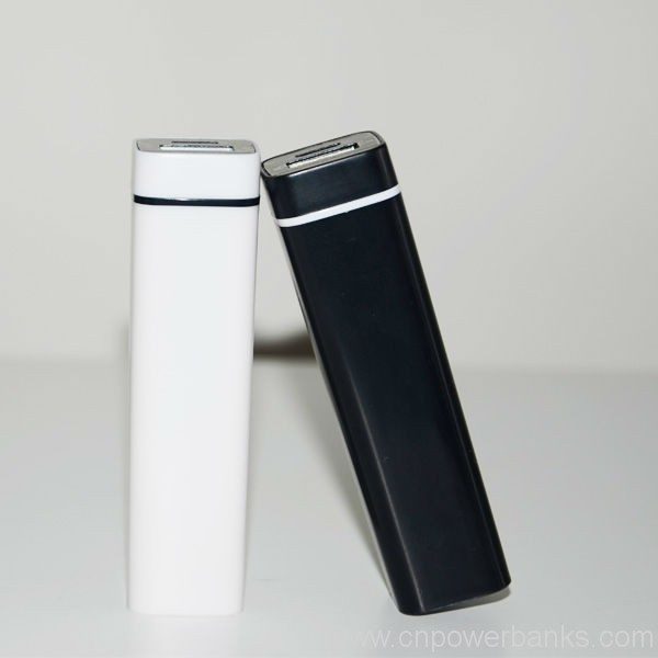 2200mah mobile lipstick power bank 2 Lipstick-Size Power Bank in Eight Matte Colors