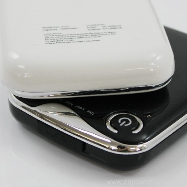 5000mah power bank for samsung & Apple mobile phones 8 Cylindrical Power Bank with LED Lamp for Promo Gifts