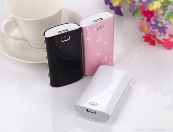 Fashion design 5600mah built in cable power bank Built-in Cable Power Bank for Event Giveaways