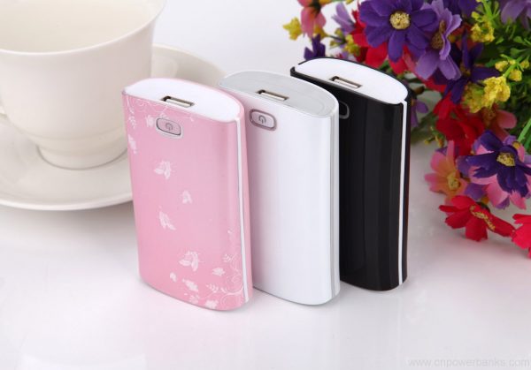 Fashion design 5600mah built in cable power bank 8 Built-in Cable Power Bank for Event Giveaways