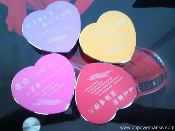 9000mah heart shape Power banks 3 High-Capacity Heart Power Bank for Event Suites