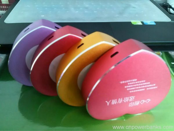 9000mah heart shape Power banks 4 High-Capacity Heart Power Bank for Event Suites