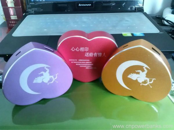 9000mah heart shape Power banks 5 High-Capacity Heart Power Bank for Event Suites